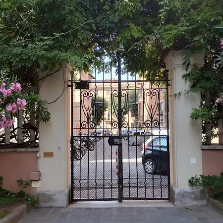 La Dimora Torlonia Elegance & Light In Daire Roma