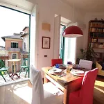Апартаменты La Dimora Torlonia Elegance & Light In *