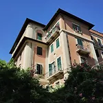 Апартаменты La Dimora Torlonia Elegance & Light In *